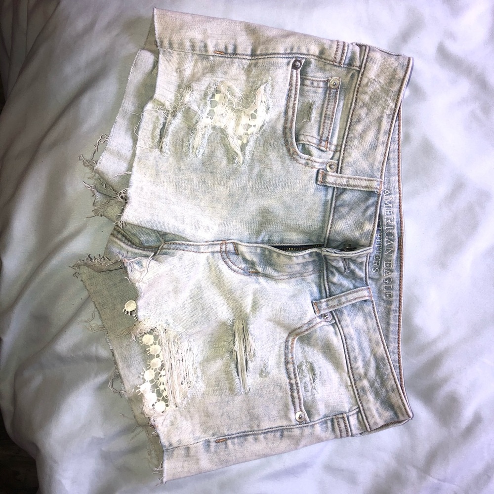 Light wash women’s jean shorts